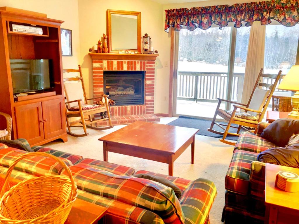 S3 AWESOME VIEW OF MOUNT WASHINGTON! Family getaway in Bretton Woods - image 7