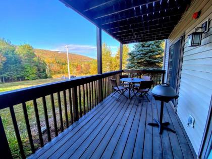 S4 Ski Slope Views! Bretton Woods condo with easy access to Mt Washington Skiing White Mountains! - image 10