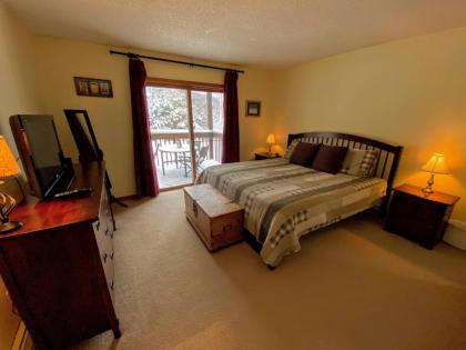 S4 Ski Slope Views! Bretton Woods condo with easy access to Mt Washington Skiing White Mountains! - image 12