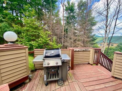 C4 Beautiful homey slopeside townhouse for your family getaway in the heart of the White Mountains! - image 11