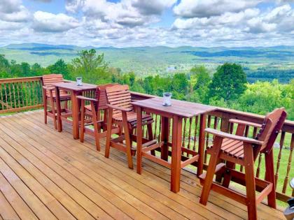 SI INCREDIBLE VIEWS from this log cabin with large deck huge yard fire pit hot tub! - image 3