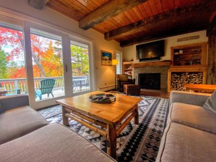 R6 Upscale rustic Bretton Woods condo in unbeatable SKI IN SKI OUt location Fireplace fast WiFi Whitefield