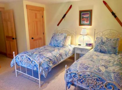 E5 Beautiful Bretton Woods slopeside home amazing views of Mount Washington! Hot Tub AC - image 12