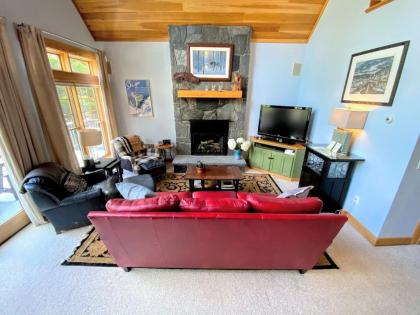 E5 Beautiful Bretton Woods slopeside home amazing views of Mount Washington! Hot Tub AC - image 16