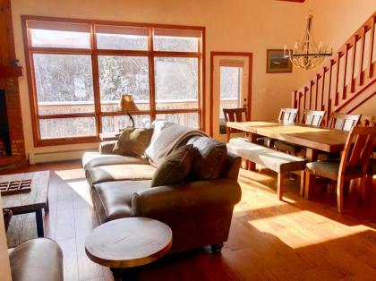 W7 Fully Renovated Townhouse in Bretton Woods with fantastic ski slope views fast WiFi! - image 11