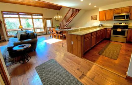 W7 Fully Renovated Townhouse in Bretton Woods with fantastic ski slope views fast WiFi! - image 2