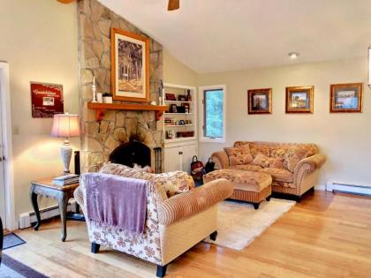 O3 Bretton Woods Cottage on beginner ski trail Perfect location for all seasons