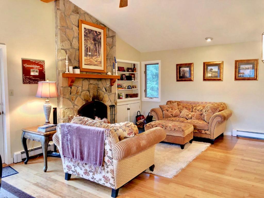 O3 Bretton Woods Cottage on beginner ski trail Perfect location for all seasons - main image