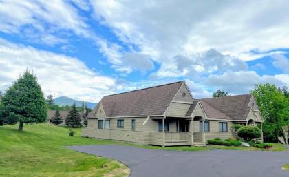 F4 Warm Fairway Village Townhome mountain views and large lawn So much to do - image 1