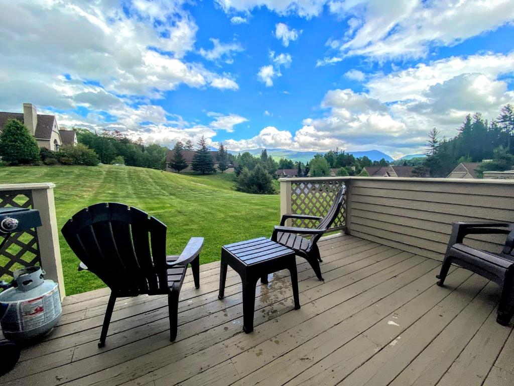 F4 Warm Fairway Village Townhome mountain views and large lawn So much to do - image 2