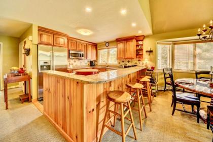 F8 Luxurious Mt Washington Hotel golf course home! Wifi cable air conditioning! - image 6