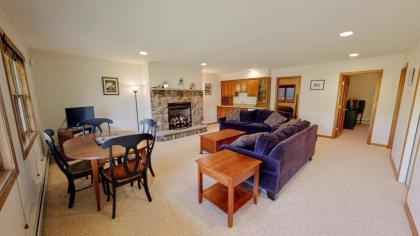 H5 Luxurious StoneHill Townhome with magnificent ski slopes view hot tub! - image 10