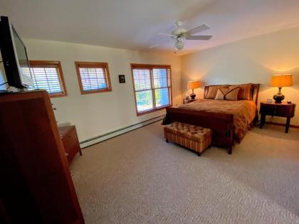 H5 Luxurious StoneHill Townhome with magnificent ski slopes view hot tub! - image 18