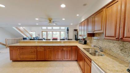 H5 Luxurious StoneHill Townhome with magnificent ski slopes view hot tub! - image 6