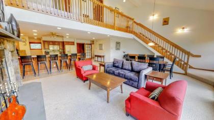 H5 Luxurious StoneHill Townhome with magnificent ski slopes view hot tub! - image 7