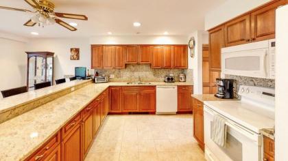 H5 Luxurious StoneHill Townhome with magnificent ski slopes view hot tub! - image 8