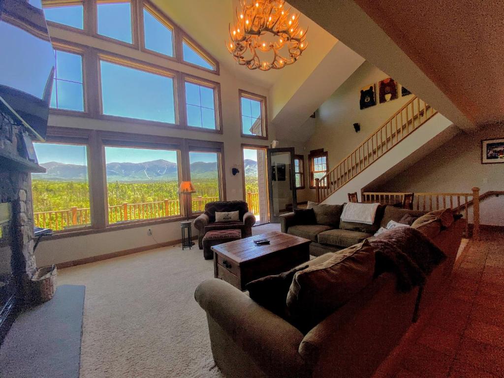 M1 Luxury home a short walk from the Mount Washington Hotel! AC heated floor stunning views - image 4