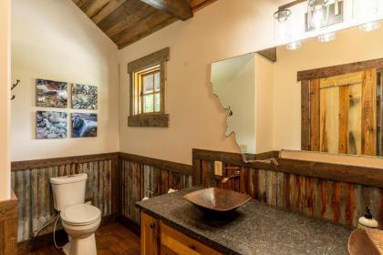 The Stalls at Whitefish - image 15