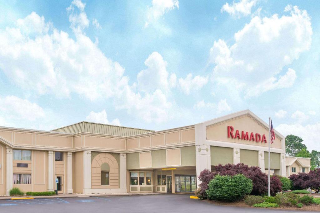 Ramada by Wyndham Whitehall/Allentown - main image