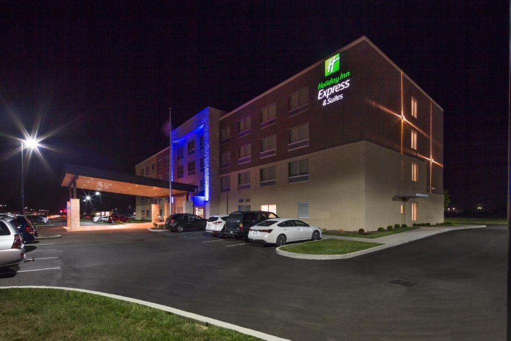 Holiday Inn Express & Suites - Indianapolis NW - Zionsville an IHG Hotel - main image