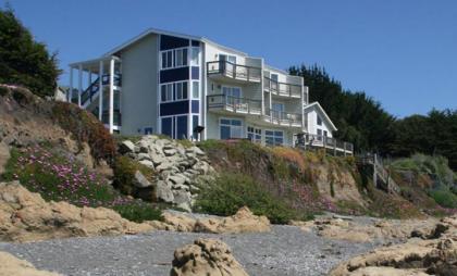 the Oceanfront Inn Whitethorn