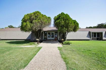 Lake Whitney Camping Resort Cabin 1 - image 6