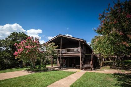 Lake Whitney Camping Resort Ramp Cabin 4 - image 11