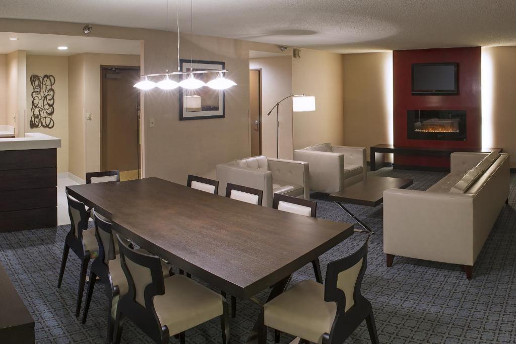 Doubletree by Hilton Whittier - image 5