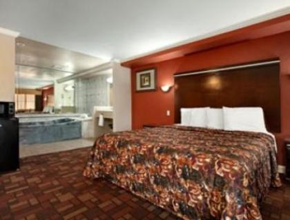 Travelodge by Wyndham Whittier - image 7