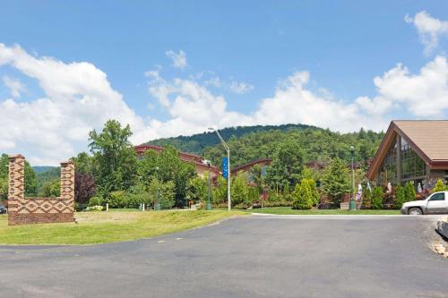 Days Inn by Wyndham Cherokee Near Casino - image 4