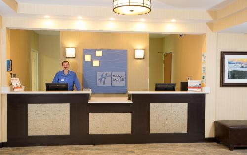 Holiday Inn Express Hotel & Suites Cherokee-Casino an IHG Hotel - image 4