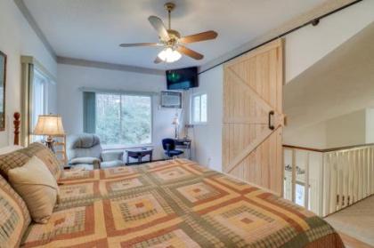 2 Bed 2 Bath Vacation home in Whittier I - image 5