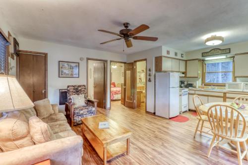 2 Bed 1 Bath Vacation home in Whittier - image 4