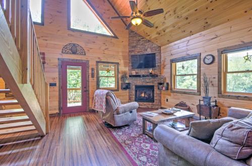 Scenic Fox Ridge Cabin on 4 Acres with Hot Tub! - main image