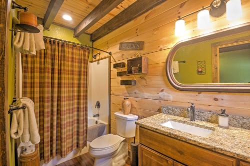 Scenic Fox Ridge Cabin on 4 Acres with Hot Tub! - image 3