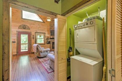 Scenic Fox Ridge Cabin on 4 Acres with Hot Tub! - image 5