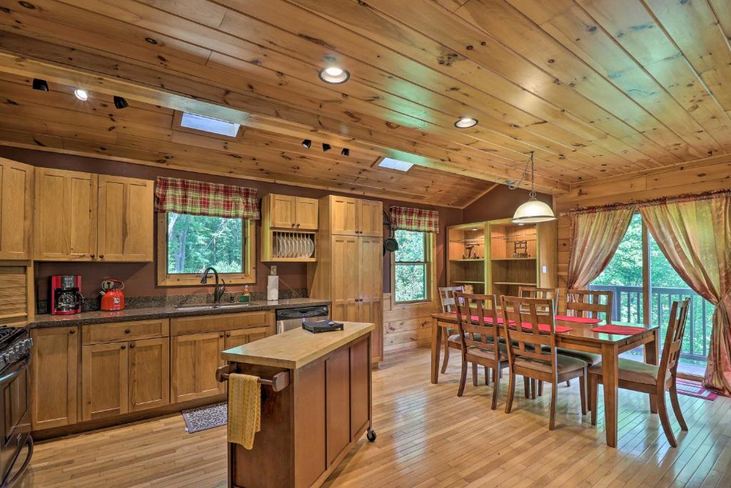 Smoky Mtns Escape Cabin with Hot Tub and Views! - image 7