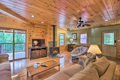 Smoky Mtns Escape Cabin with Hot Tub and Views! - image 8