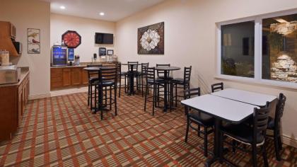 SureStay Hotel by Best Western Whittington Rend Lake - image 10