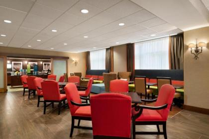 Hampton Inn Wichita Falls-Sikes Senter Mall - image 13