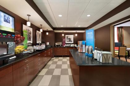 Hampton Inn Wichita Falls-Sikes Senter Mall - image 14