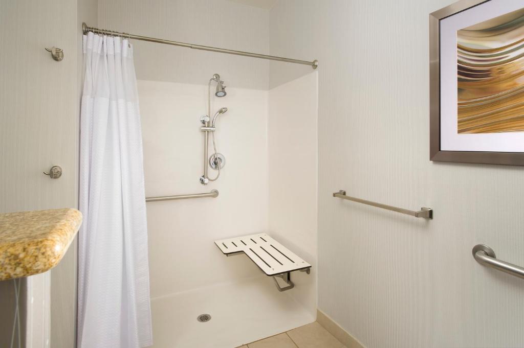 Courtyard by Marriott Wichita Falls - image 2