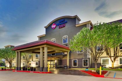 Best Western PLUS University Inn & Suites - image 9