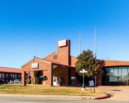 Econo Lodge Wichita Falls Downtown - image 13