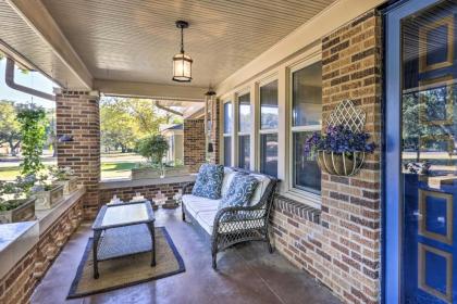 Berkley Bungalow with Yard Near MSU and Sheppard AFB! - image 5