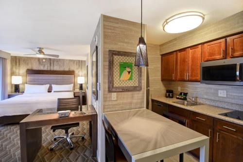 Homewood Suites by Hilton at The Waterfront - image 2