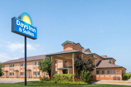 Days Inn & Suites by Wyndham Wichita - main image