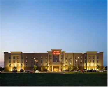 Hampton Inn & Suites Wichita-Northeast - main image