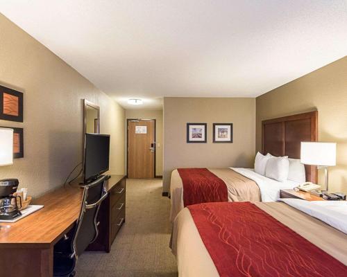 Comfort Inn East Wichita - image 5