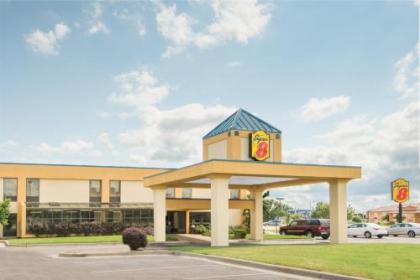 Super 8 by Wyndham Wichita South - image 3